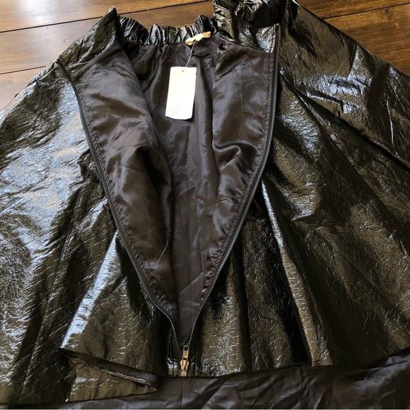 Hot & Delicious Black pleated full crinkled skirt size L - Picture 8 of 9